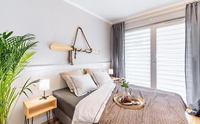 Komfortowy Apartament Z Parkingiem